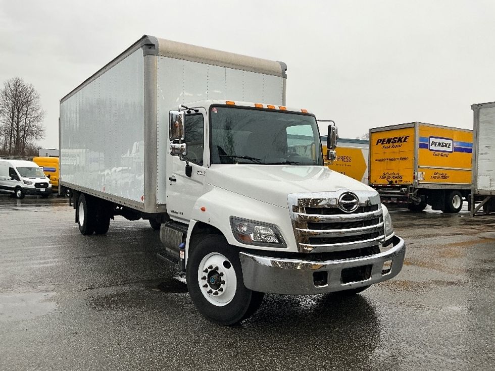 Medium Duty Box Truck-Light and Medium Duty Trucks-Hino-2019-338-Delta-BC-229,778\n\t\tkm-$ 66,000 - Image 1