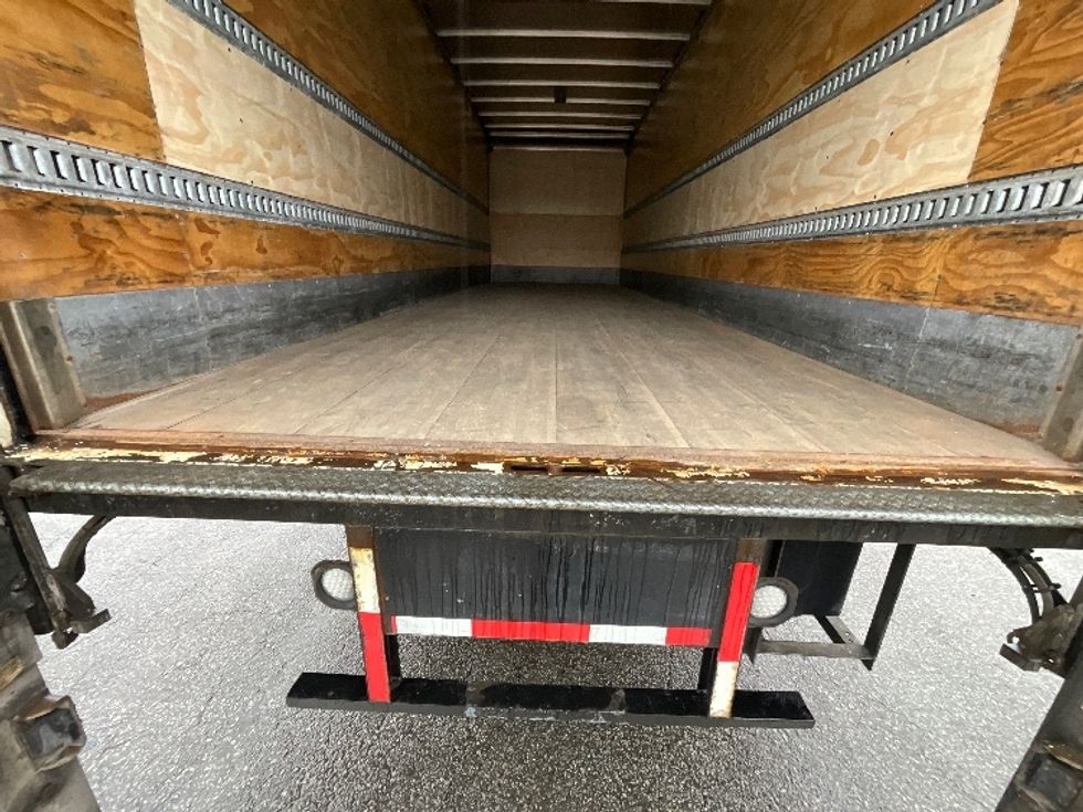 Medium Duty Box Truck-Light and Medium Duty Trucks-Hino-2019-338-Delta-BC-229,778\n\t\tkm-$ 66,000 - Image 10