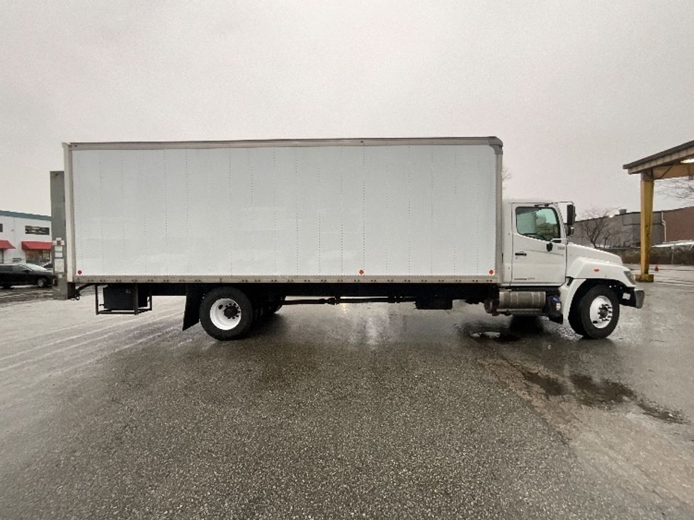 Medium Duty Box Truck-Light and Medium Duty Trucks-Hino-2019-338-Delta-BC-229,778\n\t\tkm-$ 66,000 - Image 15