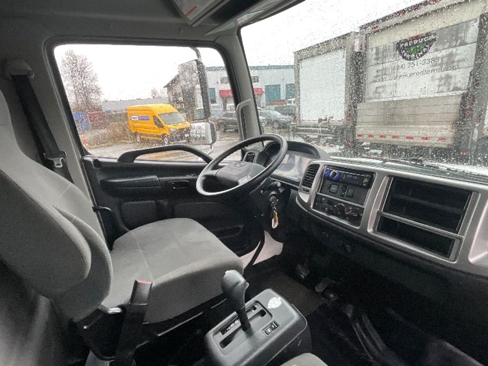 Medium Duty Box Truck-Light and Medium Duty Trucks-Hino-2019-338-Delta-BC-229,778\n\t\tkm-$ 66,000 - Image 22