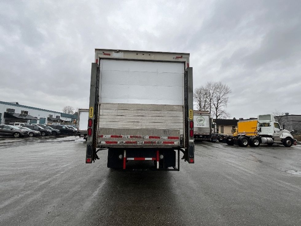 Medium Duty Box Truck-Light and Medium Duty Trucks-Hino-2019-338-Delta-BC-229,778\n\t\tkm-$ 66,000 - Image 7