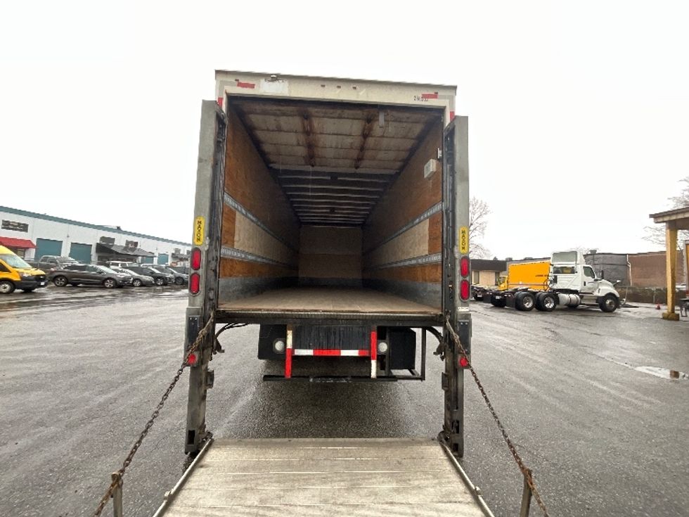 Medium Duty Box Truck-Light and Medium Duty Trucks-Hino-2019-338-Delta-BC-229,778\n\t\tkm-$ 66,000 - Image 8