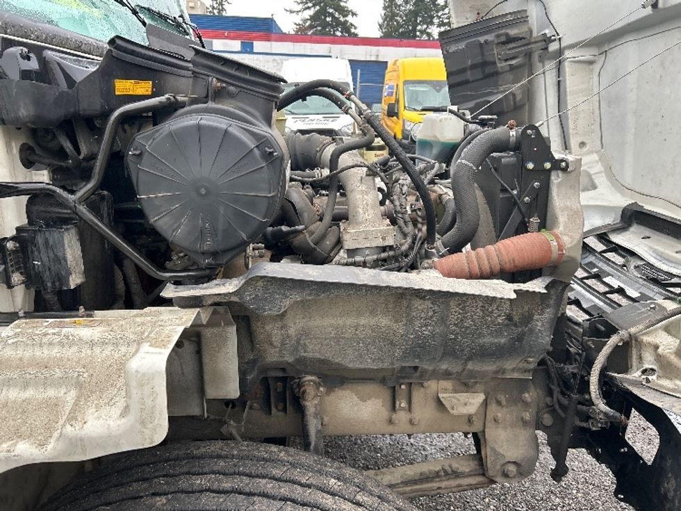 Medium Duty Box Truck-Light and Medium Duty Trucks-Hino-2019-338-Delta-BC-26,596\n\t\tkm-$ 73,000 - Image 23