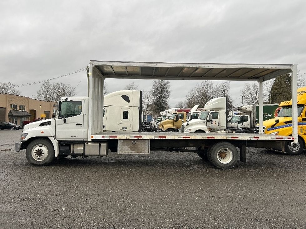 Medium Duty Box Truck-Light and Medium Duty Trucks-Hino-2019-338-Delta-BC-26,596\n\t\tkm-$ 73,000 - Image 4