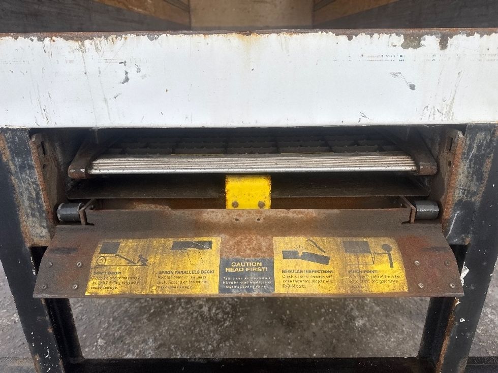 Medium Duty Box Truck-Light and Medium Duty Trucks-Hino-2019-338-Edmonton-AB-161,598\n\t\tkm-$ 67,750 - Image 10