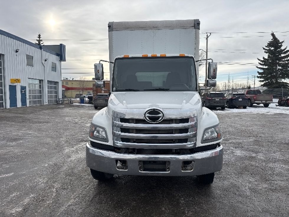 Medium Duty Box Truck-Light and Medium Duty Trucks-Hino-2019-338-Edmonton-AB-161,598\n\t\tkm-$ 67,750 - Image 2