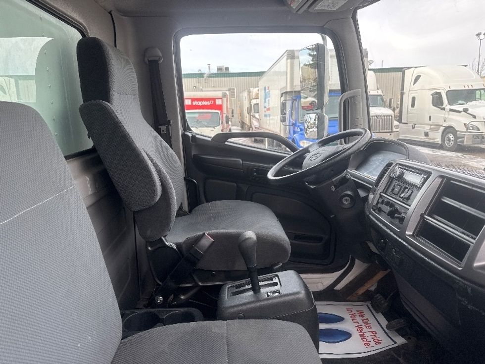 Medium Duty Box Truck-Light and Medium Duty Trucks-Hino-2019-338-Edmonton-AB-161,598\n\t\tkm-$ 67,750 - Image 22