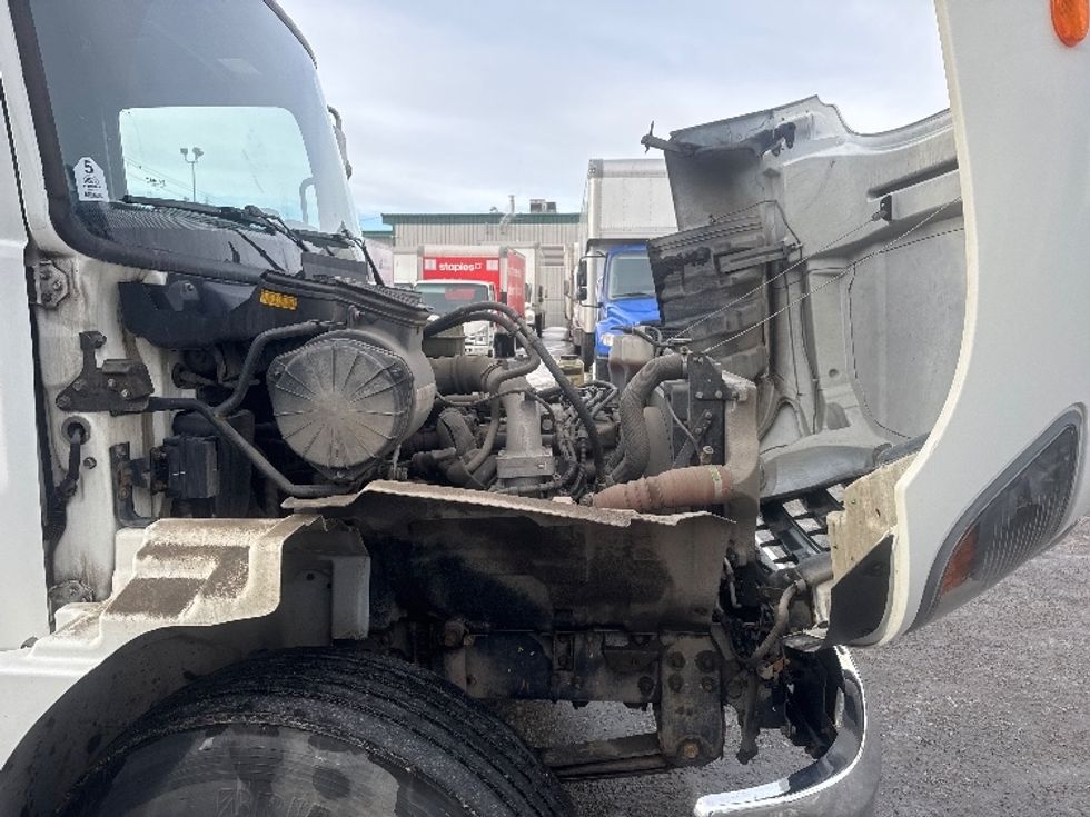 Medium Duty Box Truck-Light and Medium Duty Trucks-Hino-2019-338-Edmonton-AB-161,598\n\t\tkm-$ 67,750 - Image 23