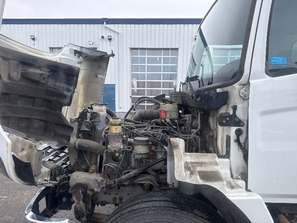 Medium Duty Box Truck-Light and Medium Duty Trucks-Hino-2019-338-Edmonton-AB-161,598\n\t\tkm-$ 67,750 - Image 24