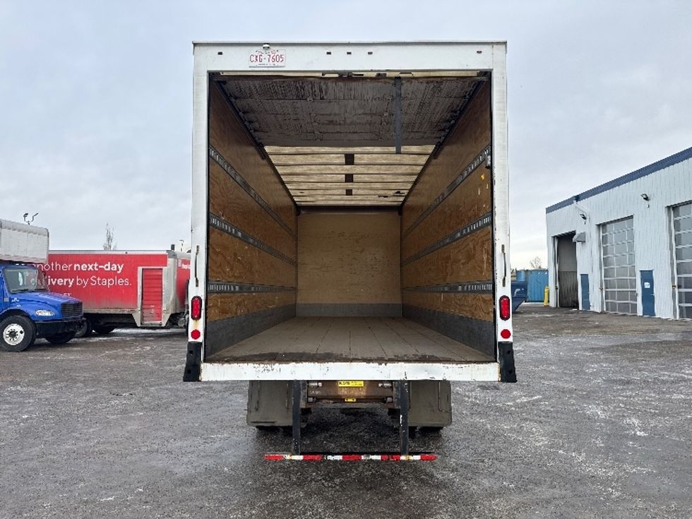 Medium Duty Box Truck-Light and Medium Duty Trucks-Hino-2019-338-Edmonton-AB-161,598\n\t\tkm-$ 67,750 - Image 8