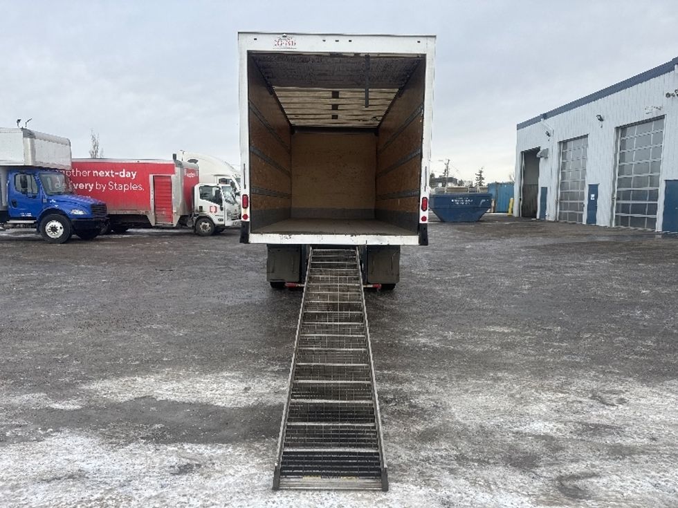 Medium Duty Box Truck-Light and Medium Duty Trucks-Hino-2019-338-Edmonton-AB-161,598\n\t\tkm-$ 67,750 - Image 9