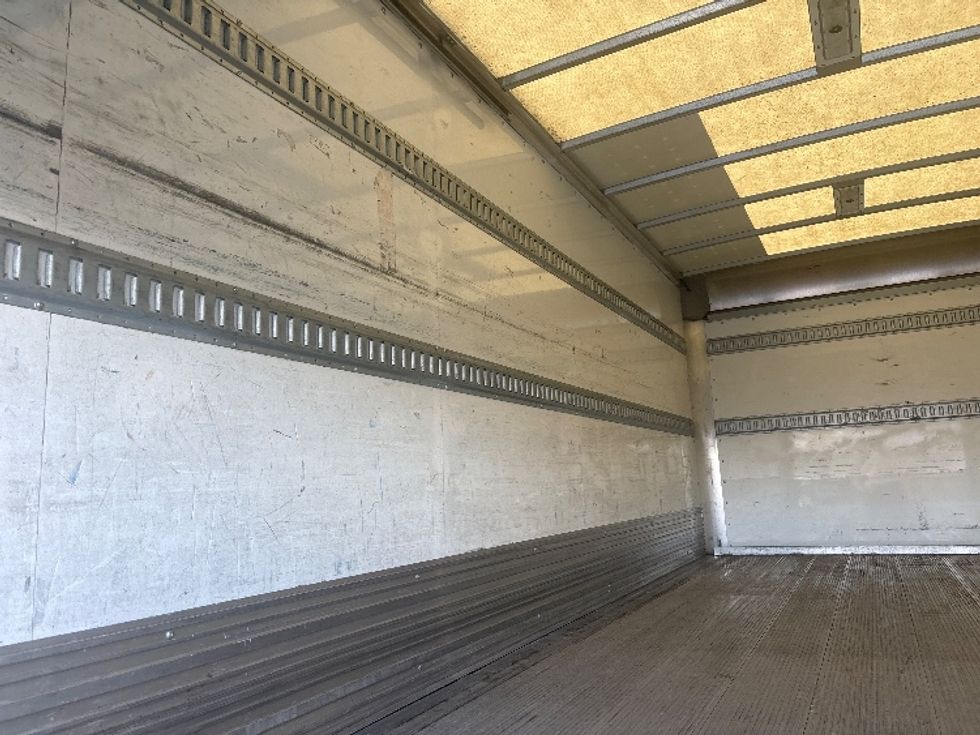 Medium Duty Box Truck-Light and Medium Duty Trucks-Hino-2019-338-Everett-WA-66,208\n\t\tmiles-$ 44,500 - Image 11