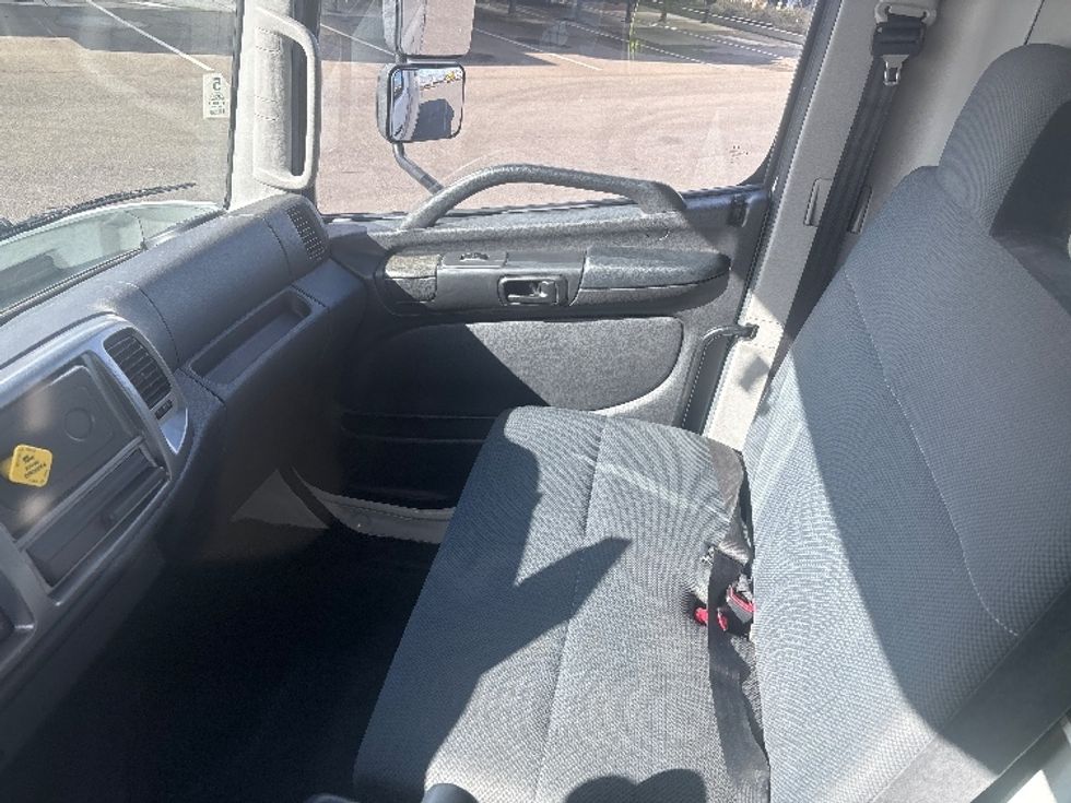 Medium Duty Box Truck-Light and Medium Duty Trucks-Hino-2019-338-Everett-WA-66,208\n\t\tmiles-$ 44,500 - Image 19