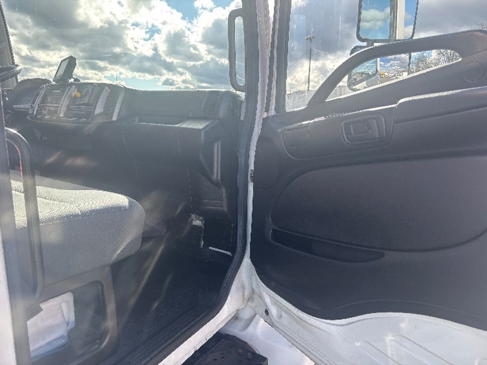 Medium Duty Box Truck-Light and Medium Duty Trucks-Hino-2019-338-Everett-WA-66,208\n\t\tmiles-$ 44,500 - Image 20