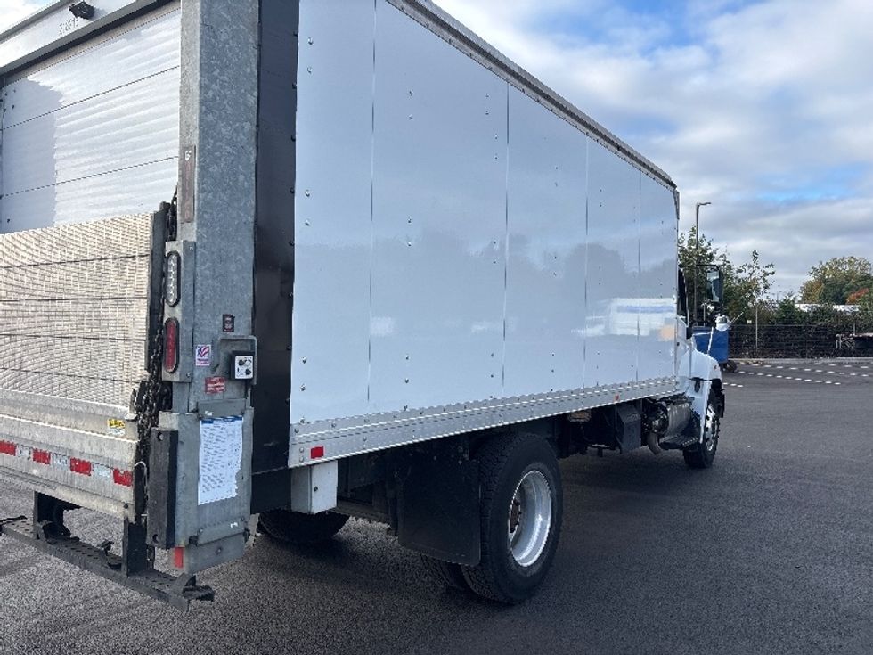 Medium Duty Box Truck-Light and Medium Duty Trucks-Hino-2019-338-Everett-WA-85,728\n\t\tmiles-$ 44,750 - Image 13