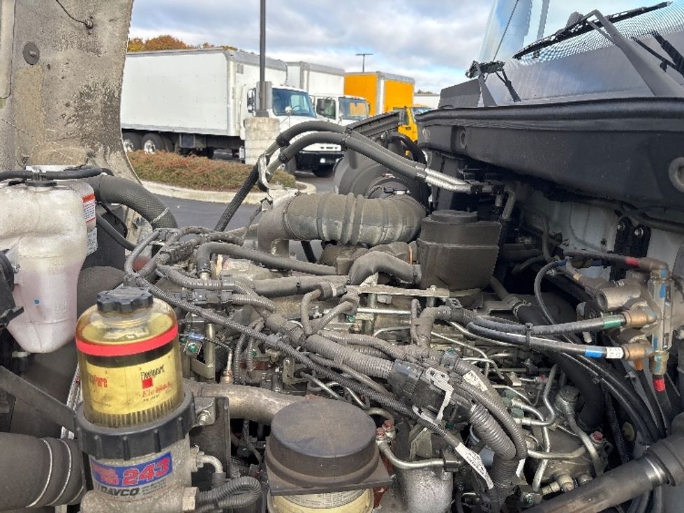 Medium Duty Box Truck-Light and Medium Duty Trucks-Hino-2019-338-Everett-WA-85,728\n\t\tmiles-$ 44,750 - Image 23