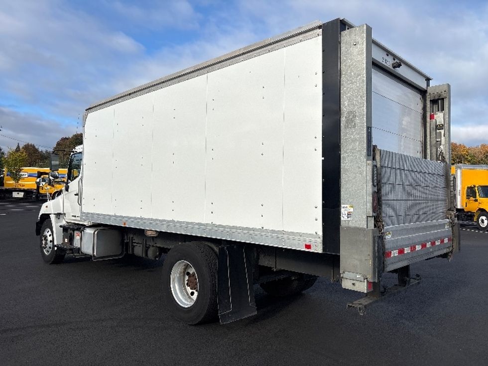 Medium Duty Box Truck-Light and Medium Duty Trucks-Hino-2019-338-Everett-WA-85,728\n\t\tmiles-$ 44,750 - Image 6