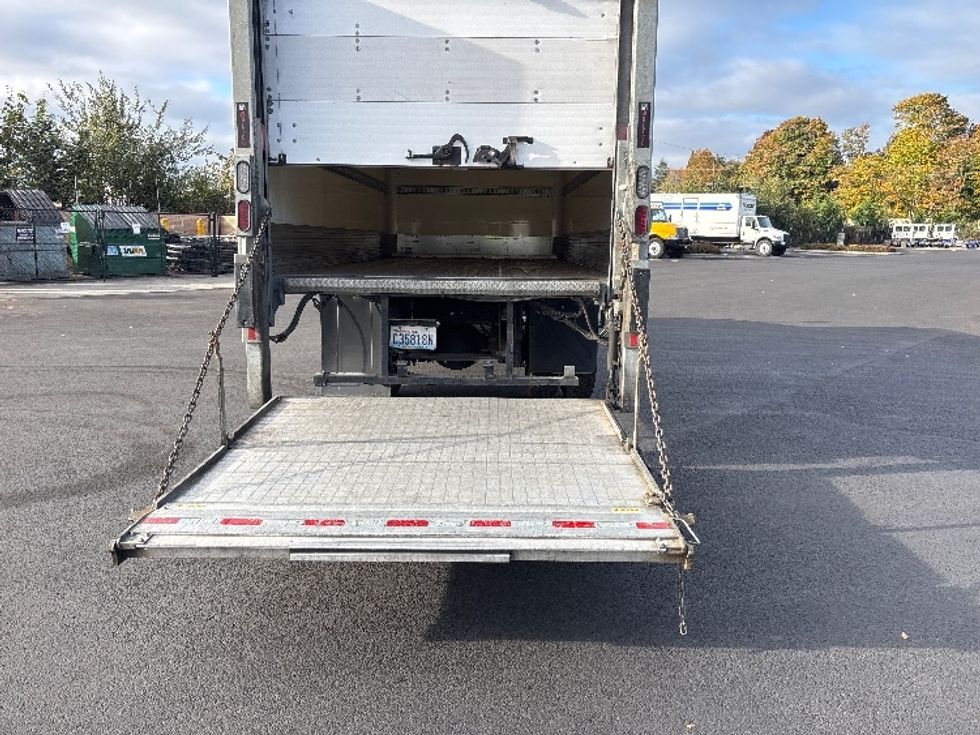 Medium Duty Box Truck-Light and Medium Duty Trucks-Hino-2019-338-Everett-WA-85,728\n\t\tmiles-$ 44,750 - Image 9