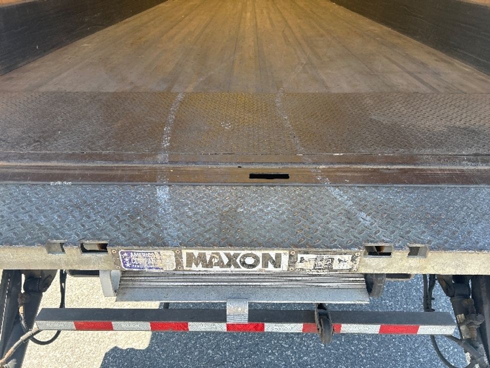 Medium Duty Box Truck-Light and Medium Duty Trucks-Hino-2019-338-Fitchburg-MA-112,169\n\t\tmiles-$ 41,500 - Image 10