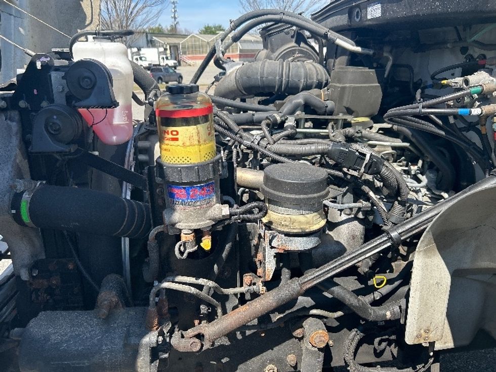 Medium Duty Box Truck-Light and Medium Duty Trucks-Hino-2019-338-Fitchburg-MA-112,169\n\t\tmiles-$ 41,500 - Image 24