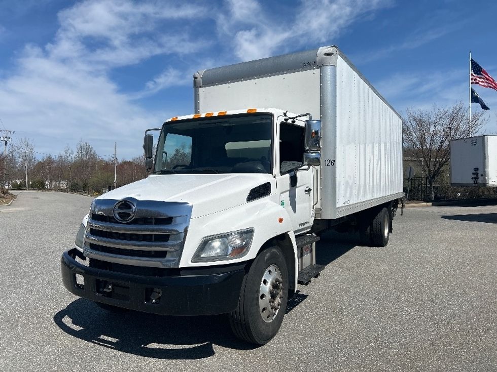 Medium Duty Box Truck-Light and Medium Duty Trucks-Hino-2019-338-Fitchburg-MA-112,169\n\t\tmiles-$ 41,500 - Image 3