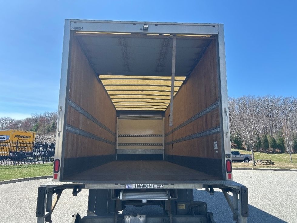 Medium Duty Box Truck-Light and Medium Duty Trucks-Hino-2019-338-Fitchburg-MA-112,169\n\t\tmiles-$ 41,500 - Image 8