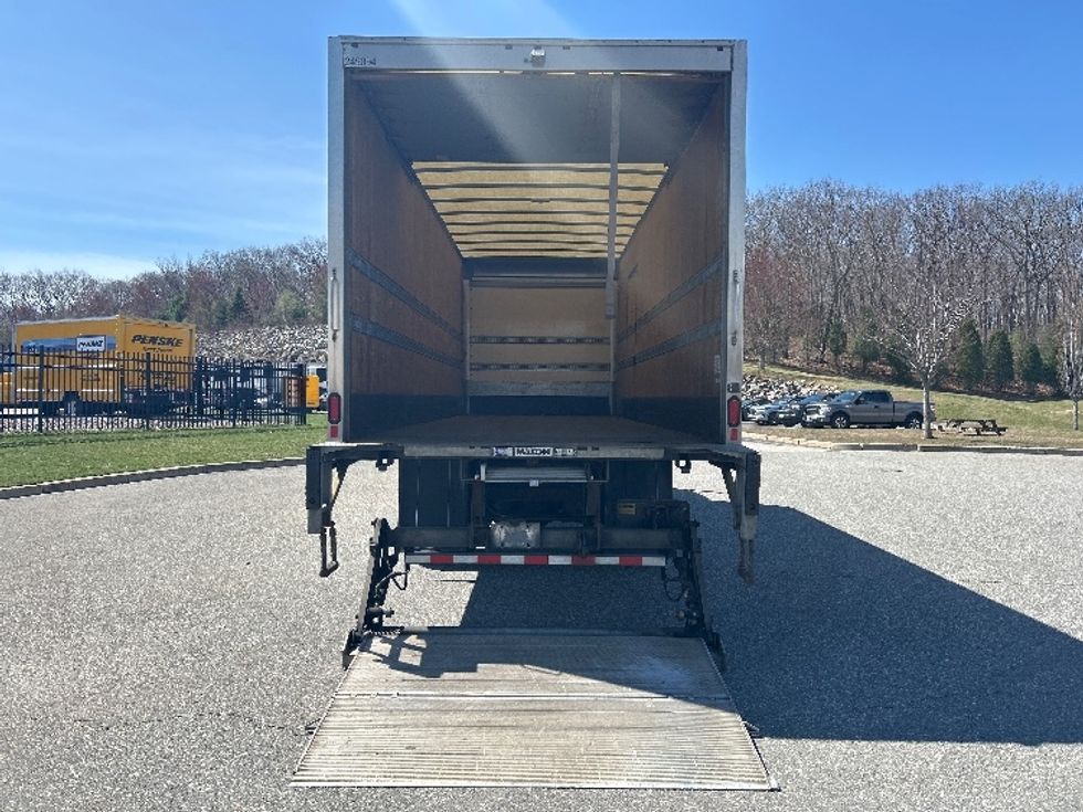 Medium Duty Box Truck-Light and Medium Duty Trucks-Hino-2019-338-Fitchburg-MA-112,169\n\t\tmiles-$ 41,500 - Image 9