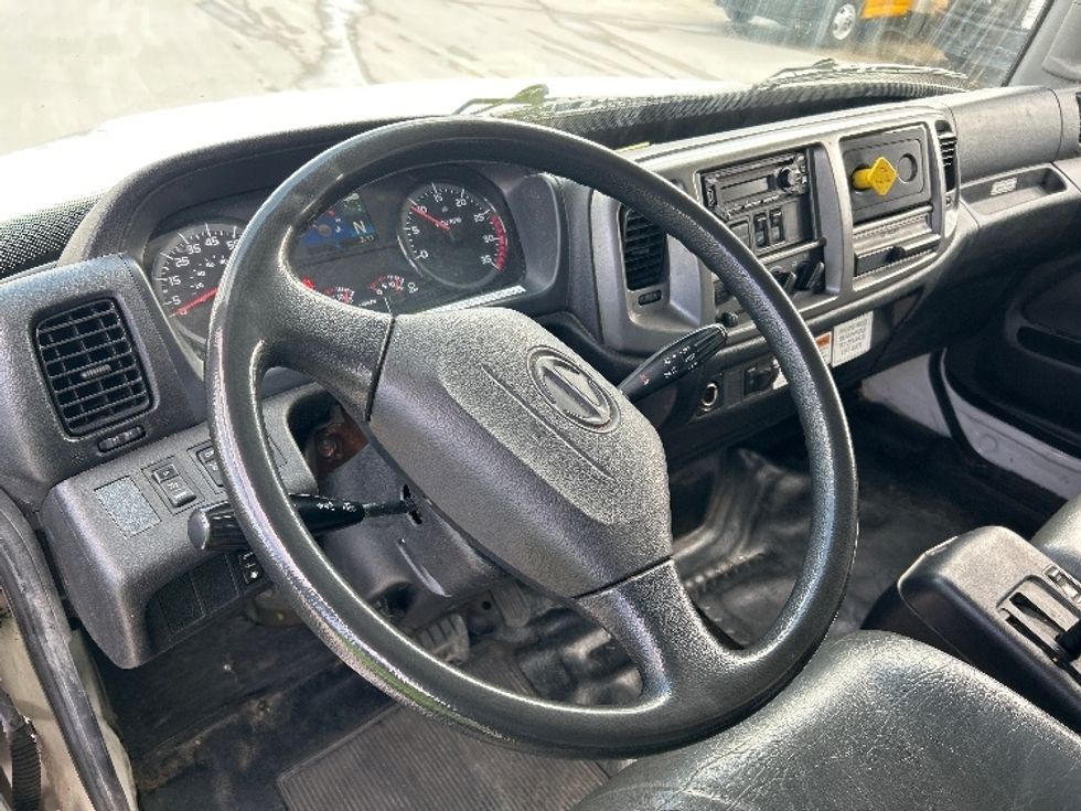 Medium Duty Box Truck-Light and Medium Duty Trucks-Hino-2019-338-Macon-GA-160,836\n\t\tmiles-$ 46,000 - Image 17