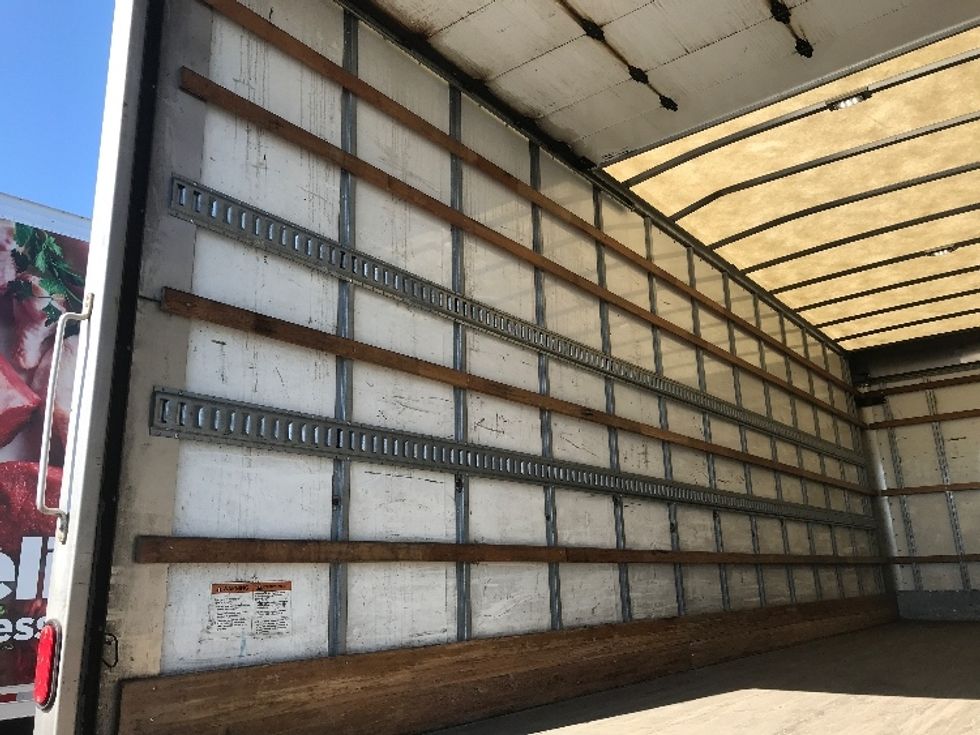 Medium Duty Box Truck-Light and Medium Duty Trucks-Hino-2019-338-Mississauga-ON-275,346\n\t\tkm-$ 64,750 - Image 11