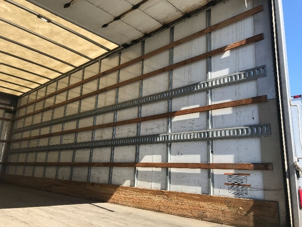 Medium Duty Box Truck-Light and Medium Duty Trucks-Hino-2019-338-Mississauga-ON-275,346\n\t\tkm-$ 64,750 - Image 12