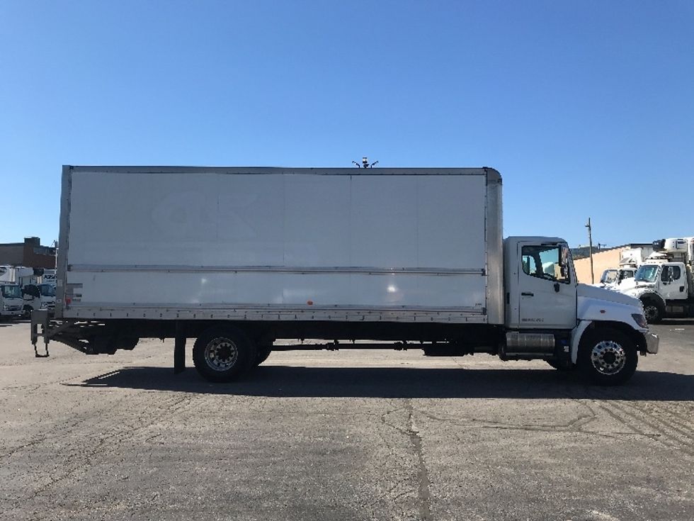 Medium Duty Box Truck-Light and Medium Duty Trucks-Hino-2019-338-Mississauga-ON-275,346\n\t\tkm-$ 64,750 - Image 15