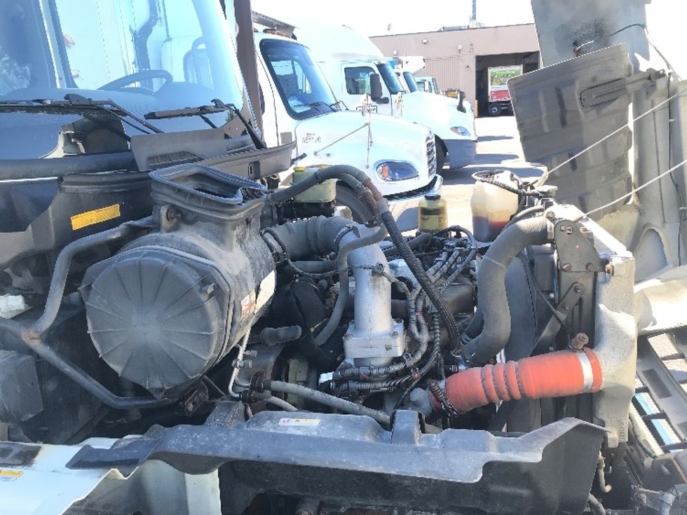 Medium Duty Box Truck-Light and Medium Duty Trucks-Hino-2019-338-Mississauga-ON-275,346\n\t\tkm-$ 64,750 - Image 23