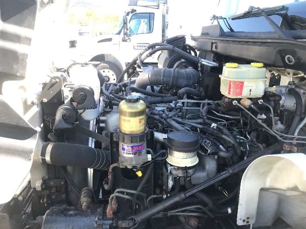 Medium Duty Box Truck-Light and Medium Duty Trucks-Hino-2019-338-Mississauga-ON-275,346\n\t\tkm-$ 64,750 - Image 24