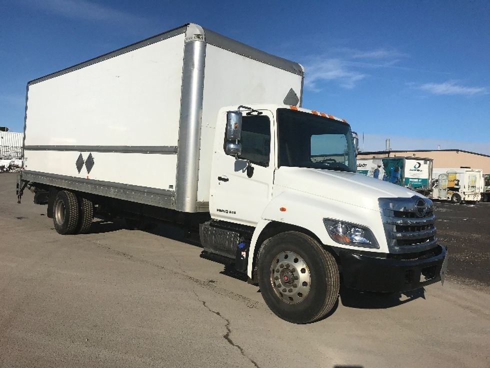 Medium Duty Box Truck-Light and Medium Duty Trucks-Hino-2019-338-Montreal-PQ-472,128\n\t\tkm-$ 37,250 - Image 1