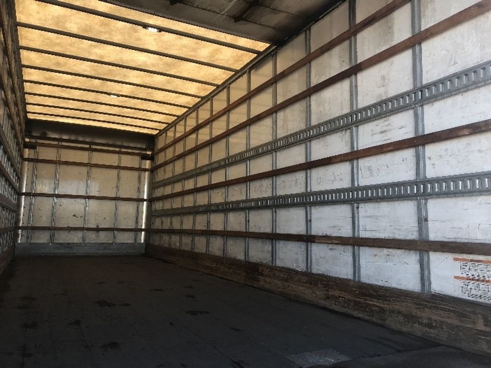 Medium Duty Box Truck-Light and Medium Duty Trucks-Hino-2019-338-Montreal-PQ-472,128\n\t\tkm-$ 37,250 - Image 12