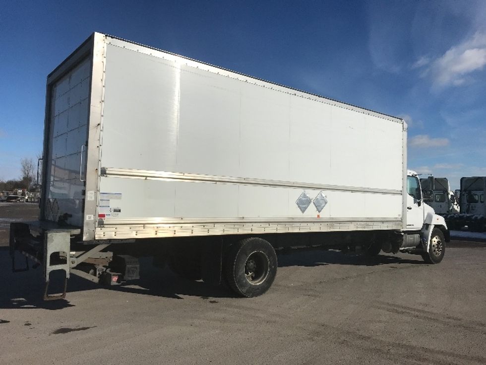 Medium Duty Box Truck-Light and Medium Duty Trucks-Hino-2019-338-Montreal-PQ-472,128\n\t\tkm-$ 37,250 - Image 13