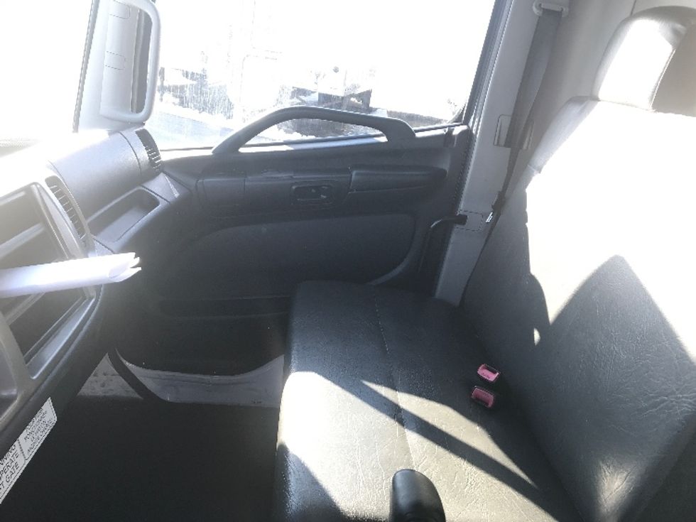 Medium Duty Box Truck-Light and Medium Duty Trucks-Hino-2019-338-Montreal-PQ-472,128\n\t\tkm-$ 37,250 - Image 19