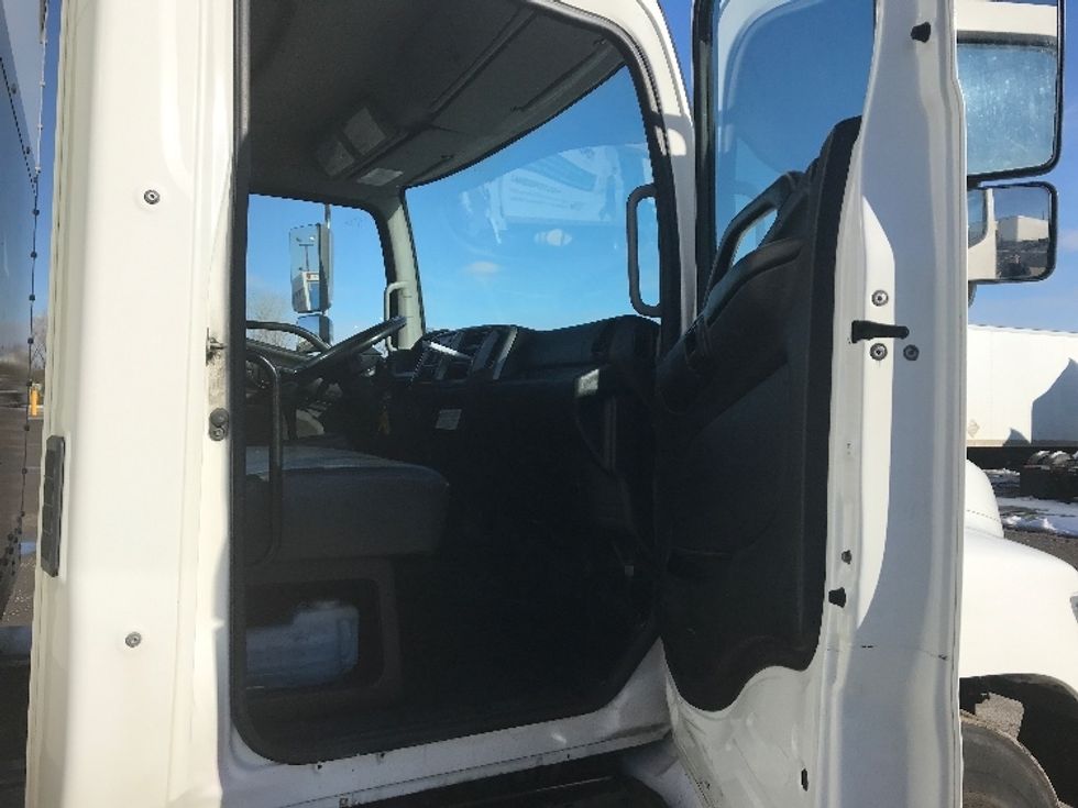 Medium Duty Box Truck-Light and Medium Duty Trucks-Hino-2019-338-Montreal-PQ-472,128\n\t\tkm-$ 37,250 - Image 20