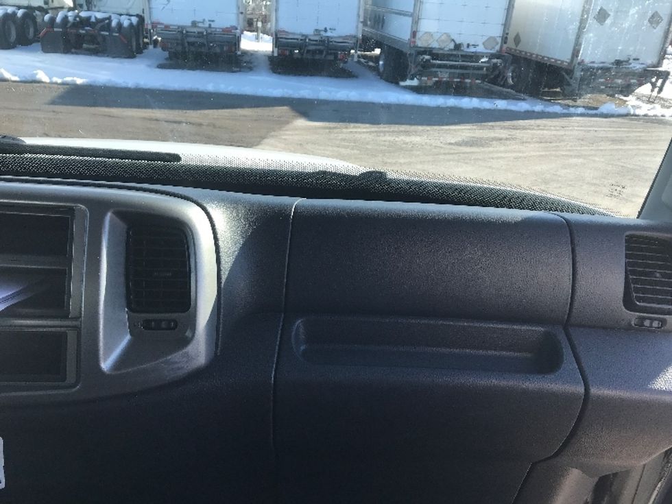 Medium Duty Box Truck-Light and Medium Duty Trucks-Hino-2019-338-Montreal-PQ-472,128\n\t\tkm-$ 37,250 - Image 21