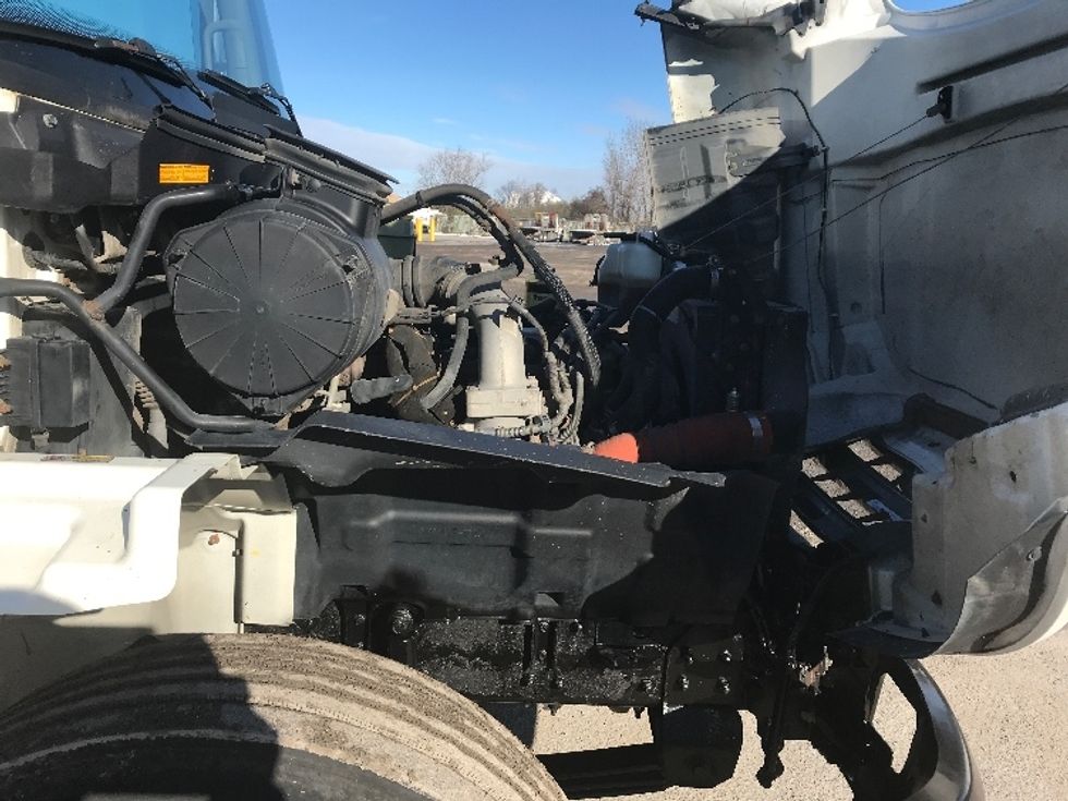 Medium Duty Box Truck-Light and Medium Duty Trucks-Hino-2019-338-Montreal-PQ-472,128\n\t\tkm-$ 37,250 - Image 23