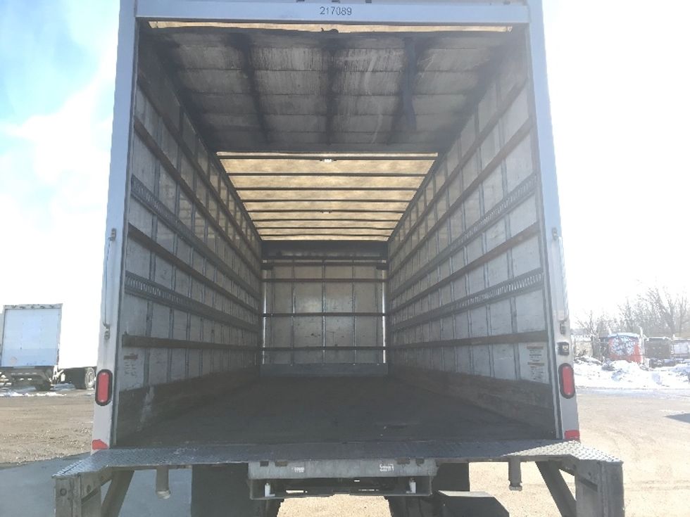 Medium Duty Box Truck-Light and Medium Duty Trucks-Hino-2019-338-Montreal-PQ-472,128\n\t\tkm-$ 37,250 - Image 8