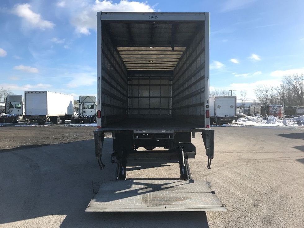 Medium Duty Box Truck-Light and Medium Duty Trucks-Hino-2019-338-Montreal-PQ-472,128\n\t\tkm-$ 37,250 - Image 9