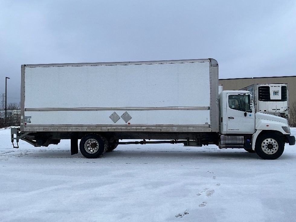 Medium Duty Box Truck-Light and Medium Duty Trucks-Hino-2019-338-Ottawa-ON-423,237\n\t\tkm-$ 46,500 - Image 15