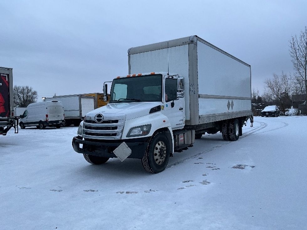 Medium Duty Box Truck-Light and Medium Duty Trucks-Hino-2019-338-Ottawa-ON-423,237\n\t\tkm-$ 46,500 - Image 3
