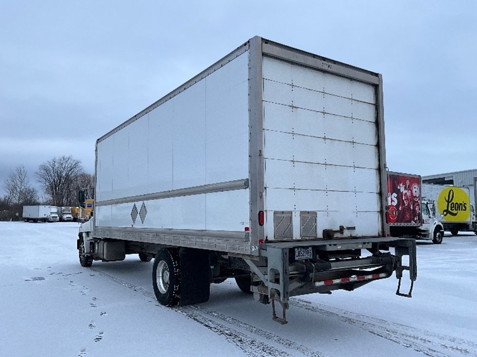 Medium Duty Box Truck-Light and Medium Duty Trucks-Hino-2019-338-Ottawa-ON-423,237\n\t\tkm-$ 46,500 - Image 6