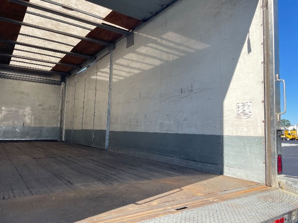 Medium Duty Box Truck-Light and Medium Duty Trucks-Hino-2019-338-Pennsauken-NJ-183,355\n\t\tmiles-$ 41,750 - Image 12