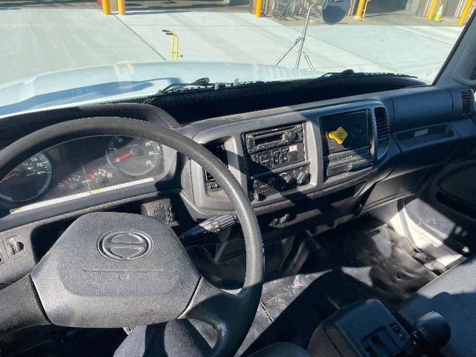 Medium Duty Box Truck-Light and Medium Duty Trucks-Hino-2019-338-Pennsauken-NJ-183,355\n\t\tmiles-$ 41,750 - Image 17