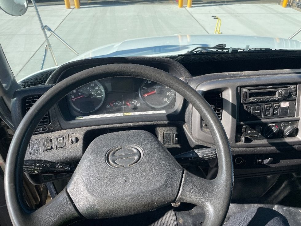 Medium Duty Box Truck-Light and Medium Duty Trucks-Hino-2019-338-Pennsauken-NJ-183,355\n\t\tmiles-$ 41,750 - Image 18