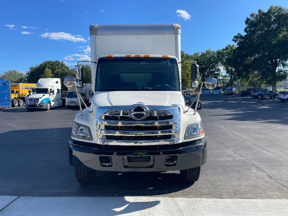 Medium Duty Box Truck-Light and Medium Duty Trucks-Hino-2019-338-Pennsauken-NJ-183,355\n\t\tmiles-$ 41,750 - Image 2