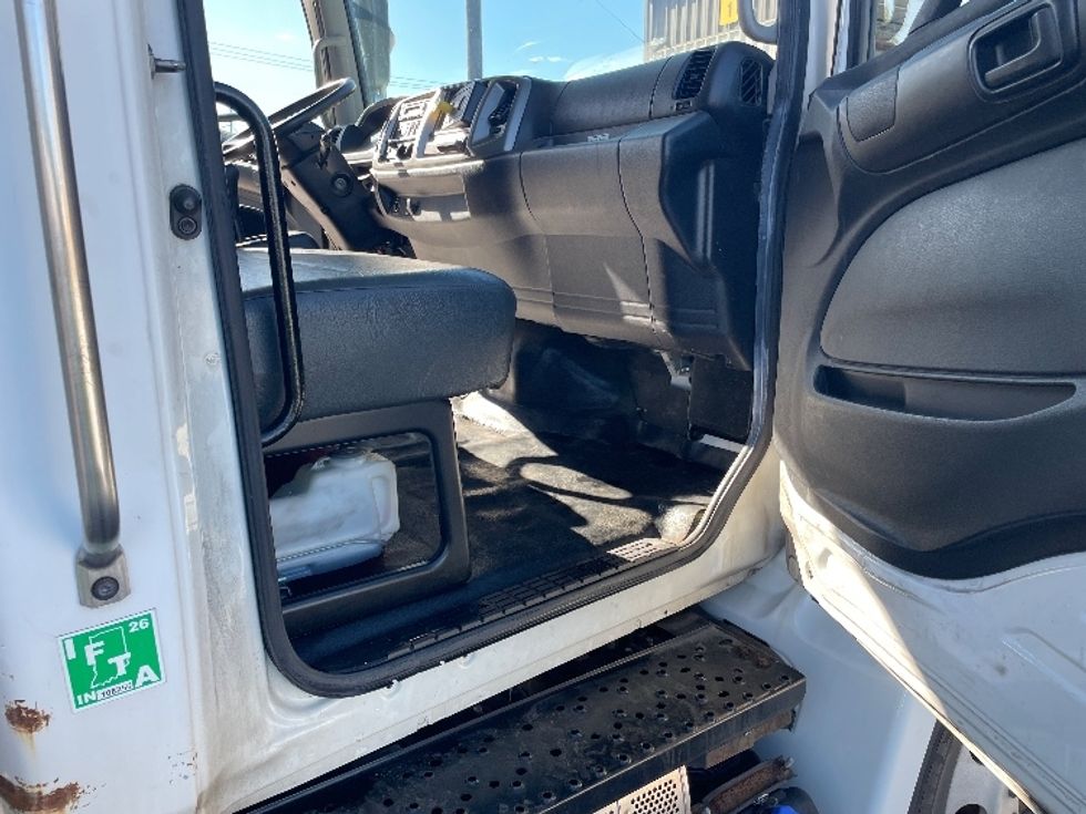Medium Duty Box Truck-Light and Medium Duty Trucks-Hino-2019-338-Pennsauken-NJ-183,355\n\t\tmiles-$ 41,750 - Image 20